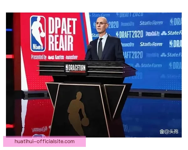 布泽尔状元稳了 大一数据全面超越弗拉格 名嘴忧虑其能否适应NBA